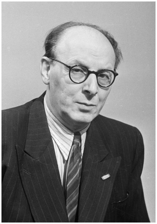 родился Анатолий Николаевич Александров (1888)