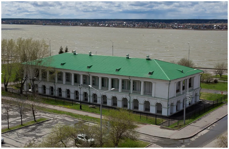 на должность томского губернского архитектора назначен выпускник Императорской Академии Художеств Алексей Алексеевич Арефьев (1840)