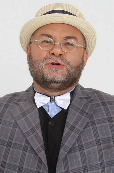 родился Владимир Владимирович Плешаков (1963)