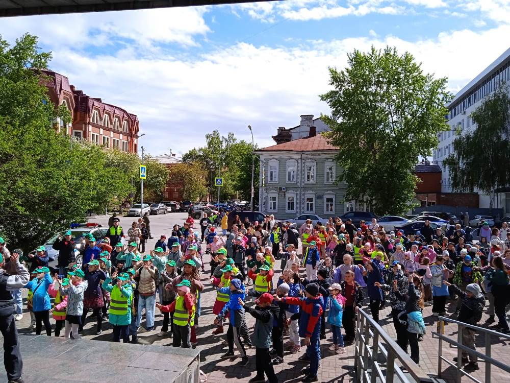 Веселая карусель: к Международному дню защиты детей - фото 4