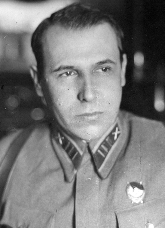 родился Михаил Петрович Кутейников (1903)