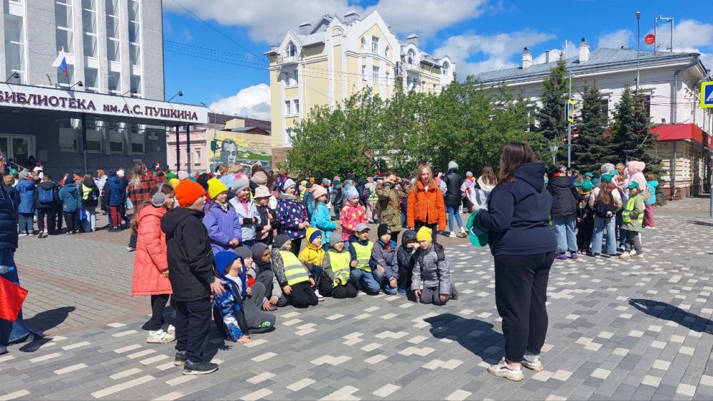 Веселая карусель: к Международному дню защиты детей - фото 1
