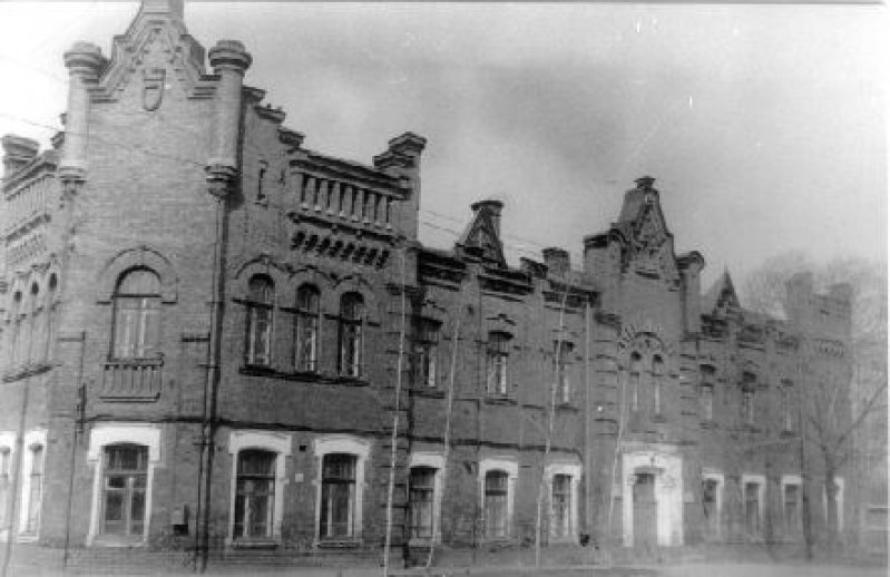 в Томске открыто Владимирское начальное женское училище (1876)