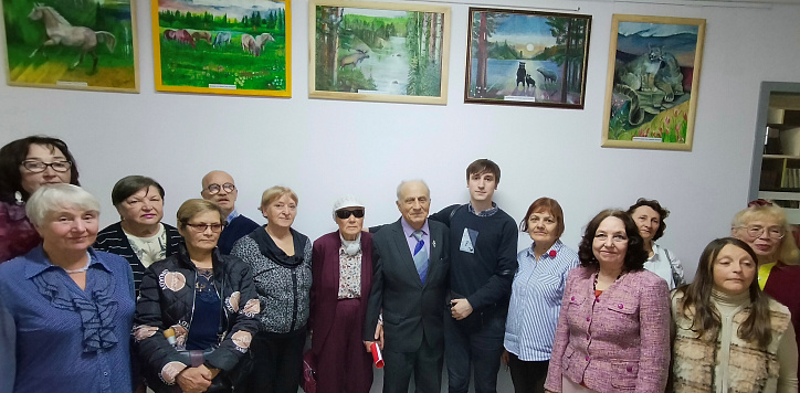 Клуб «Автограф» отметил юбилей постоянного участника литературных встреч Ивана Поддубнова