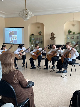 «Фиеста» в библиотеке в честь дня Сервантеса   