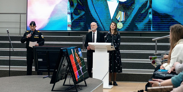 Презентация сборника стихотворений «Где тыл – там сердце, где фронт – там честь»